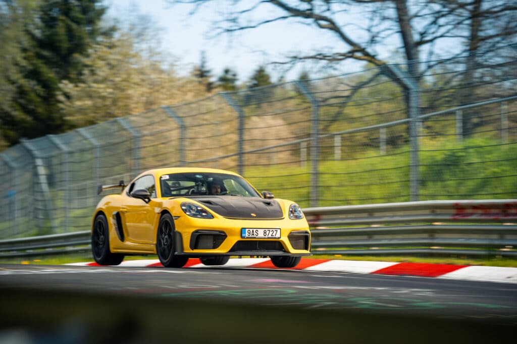 1 racetracker 21359589