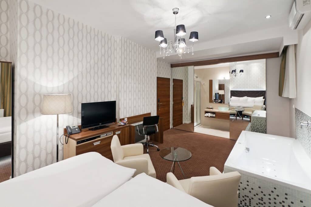 pytoun city boutique hotel royal club double room4