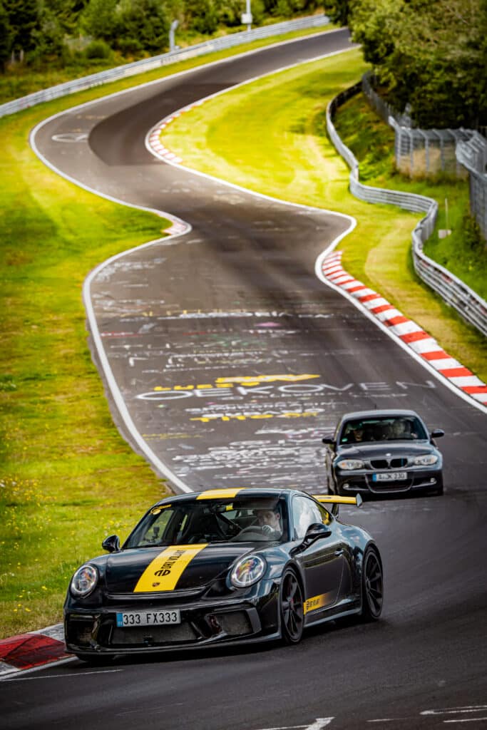 racetracker 30885888 527686